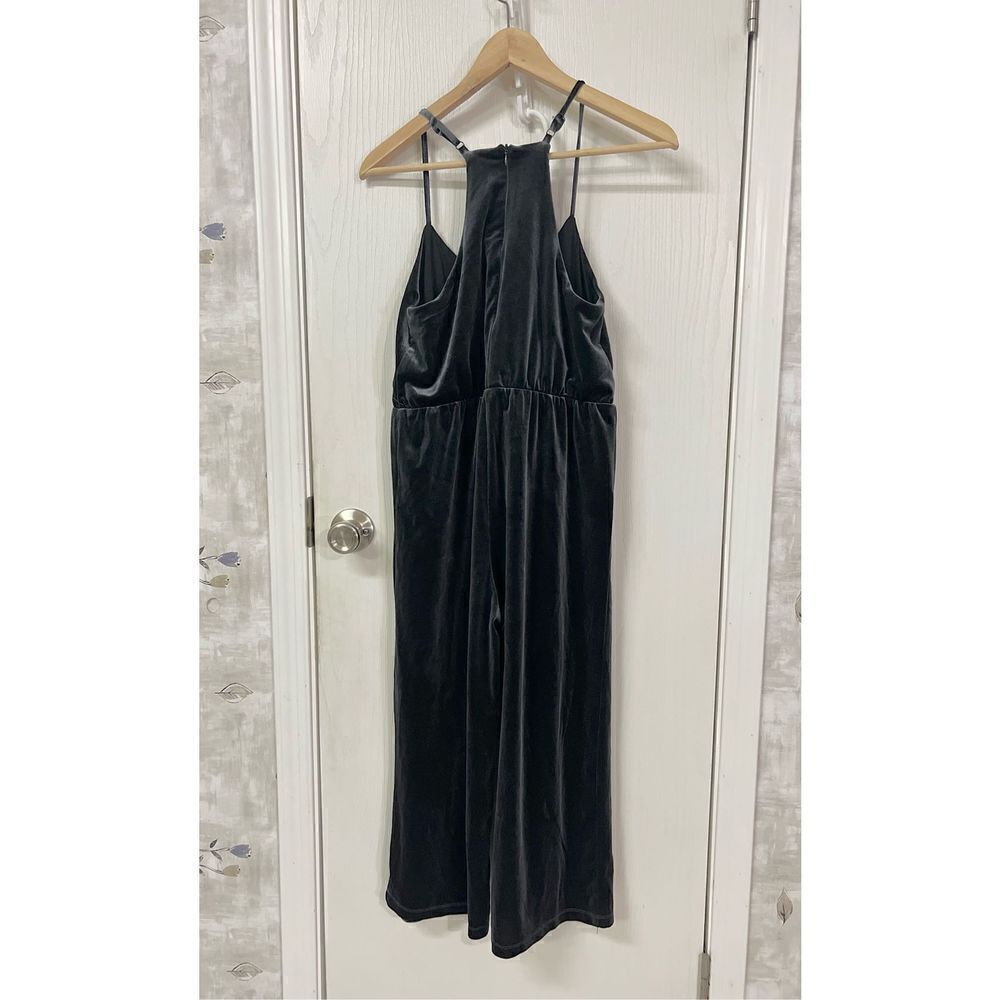 Simply Styled Jumpsuit  - Picture 2 of 4